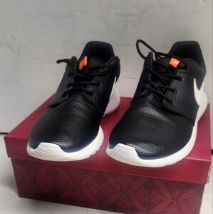 Nike Roshe One Premium Black Total Orange Women's Sz 7.5/38.5 Shoes Sneakers